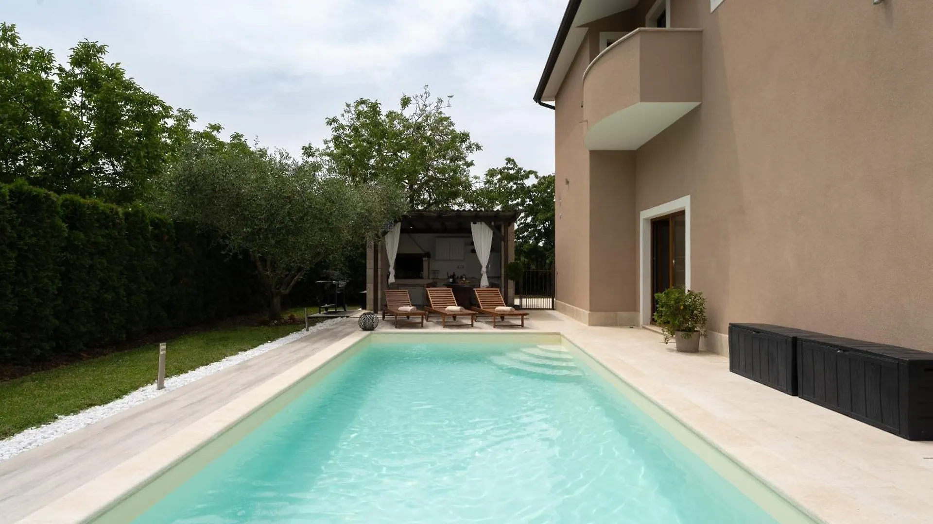 Beautiful Villa Dani With Panoramic View In Vizina Vižinada 克罗地亚